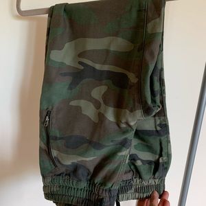 Aritzia Camo Joggers